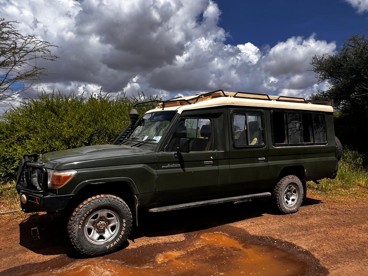 Closed safari Land Cruiser option for comfort and weather protection