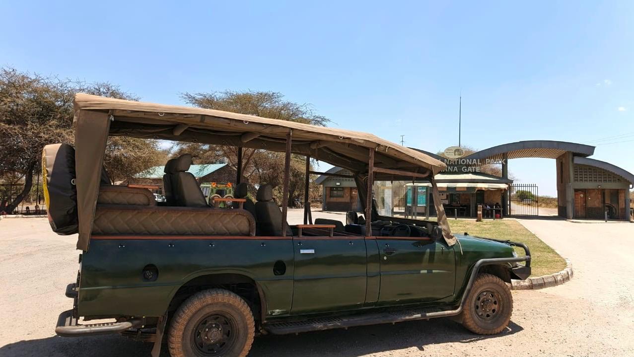 Open safari vehicle option for maximum visibility and a fun game drive experience